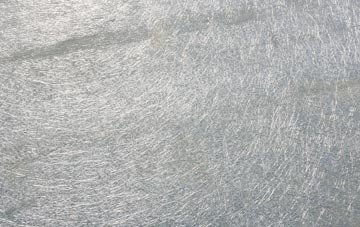 Kinmylies laminate fibreglass or shingles?